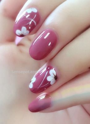Gentle manicure with flowers