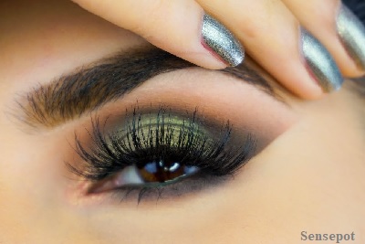 Color combinations for green eye makeup